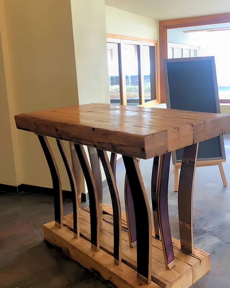 Holzkunst-tisch
